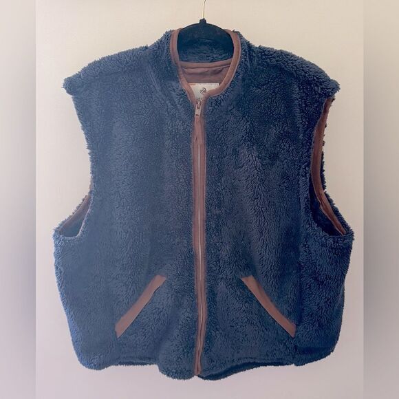 Mens Utility LEGENDARY WHITETAILS Navy Brown Sherpa Outdoor Zip-Up Vest 54 Chest - Picture 1 of 10